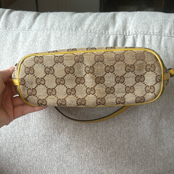 Gucci Vintage Boat Pochette GG Canvas Shoulder Bag. - Picture 5 of 9